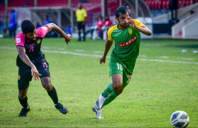 ހަމްޕުގެ ގޯލުން މޮޅުވެ މާޒިޔާ އެއް ވަނައިގައި ލީޑުފުޅާކޮށްފި