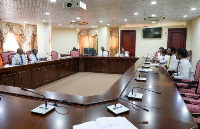 ފަސްޓްލޭޑީއަށް ހާއްސަ އުސޫލެއް ނުހަދަން، އެހެން މީހުންނަށް ވެސް އެ ފުރުސަތު ދެން: ސީއެސްސީ