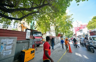 ޒިކުރާ މިސްކިތް ހުރި ބިމުގައި ވަގުުތީ މިސްކިިތެއް ހަދާނެ ބަޔަކު ހޯދަނީ