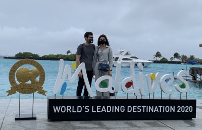 ޓޫރިޒަމަށް އުފާވެރި ދުވަހެއް، މަހެއްގެ ތެރޭގައި އެއް ލައްކަ ޓޫރިސްޓުން