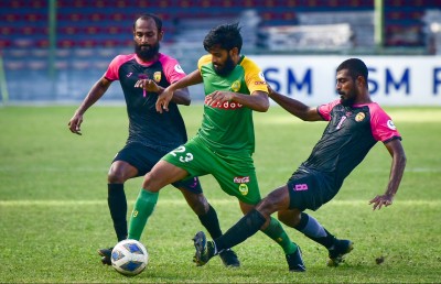 ހަމްޕުގެ ގޯލުން މޮޅުވެ މާޒިޔާ އެއް ވަނައިގައި ލީޑުފުޅާކޮށްފި
