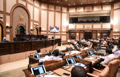 ތައުލީމުގެ ބިލު އަނބުރާ ކޮމިޓީއަށް، މަޖިލީހުގައި ބިލު އޮޮންނަތާ ނުވަމަސް