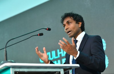 ސިޔާސީގޮތުން ބަތްކައްކާ ކުޅުން ހުއްޓާލާ، ގައުމަށް ހިންދެމިލުމަށް ފުރުސަތު ލިބެން ޖެހޭ!