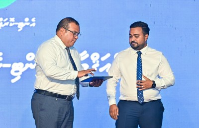 ކޮރަޕްޝަން ގިނަ ކަމަށް އާއްމުން ގަބޫލުކުރަނީ މަޖިލީހާއި ކުންފުނިތަކުގައި