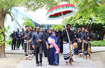 43 އަހަރުގެ ހިދުމަތަށްފަހު ސުލްތާނާ މިސްގެ ވަދާއީ ސަލާން؛ އެންމެން ރޮއްވާލައިފި