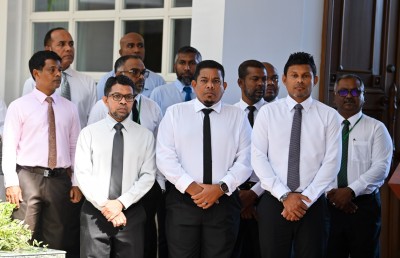 ޓާގެޓްގެ 50 ޕަސެންޓަށް ސިޔާސީ މުވައްޒަފުން އަދި އައްޔަން ނުކުރެވޭ: ރައީސް އޮފީސް