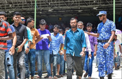 މިއީ ވަރަށް ބޮޑު ގޯހެއް، ބޮޑެތި ބަލިތަކާ އެކު ބިދޭސީން ވަށާލައިފައި!