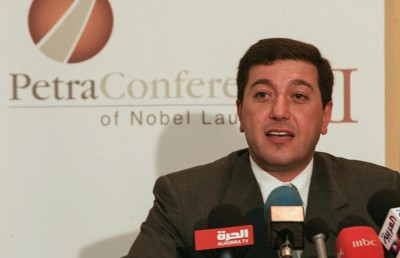 ޖޯޑަންގައި ޝާހީ ކޯޅުންގަނޑެއް: ކުރީގެ ވަލީ އަހުދު ގޭބަންދުގައި