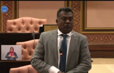 މިނިސްޓަރު ސައީދާ މެދު ހިތްހަމަނުޖެހި، ހަޅޭއްލަވާތީ ޖާބިރުގެ ނަން އިއްވައިފި