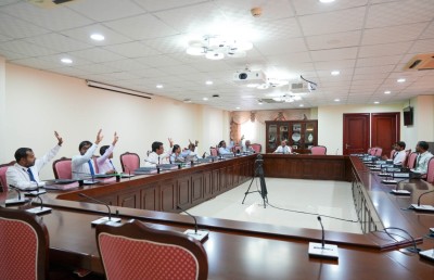 މޮރިޝަސް ސިޓީ ދިވެއްސަށް ތަރުޖަމާކޮށް، 241 ކޮމިޓީގެ މަޝްވަރާ ސިއްރު ނުކުރަން ނިންމައިފި