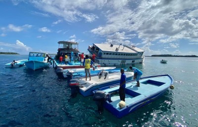 ދަނބިދޫ ބޯޓެއް ވެސް މުދަލާ އެކު ފަރަށް އަރައިފި