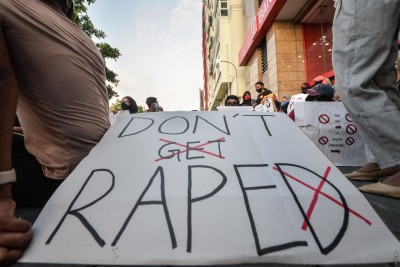 ހާއްސަ އެހީއަށް ބޭނުންވާ އަންހެނަކު ރޭޕްކޮށް، ވީޑިއޯ ކުރި މައްސަލައެއް ފެންމަތިވެއްޖެ