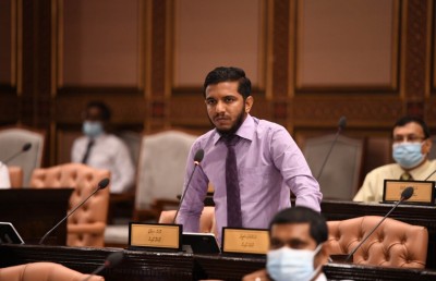 ދައިރާތަކުގެ މެދުގައި ތަފާތު ކުރުން ގެންގުޅޭތީ ދެ ވަޒީރަކާ ސުވާލު ކުރަން ހުށަހަޅައިފި