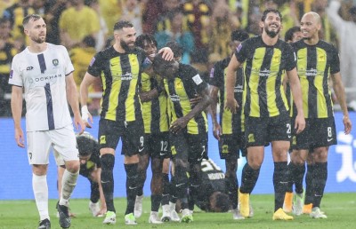 ބެންޒެމާގެ ޕެނަލްޓީ ނާކާމިޔާބުވެ، ކްލަބް ވޯލްޑް ކަޕުން ކަޓައިފި