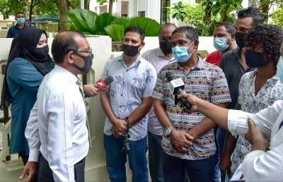 ޓެކްސީ ޑްރައިވަރުން: ދުވަހަކު ވެސް ހިތް ނުފުރުނު ބައެއް؟