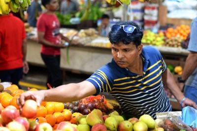 ދަތުރުވެރިންގެ މާރުކޭޓާއި ލޯކަލް މާރުކޭޓު ގޮޅިތަކުގެ ކުލި ކުޑަކޮށްފި