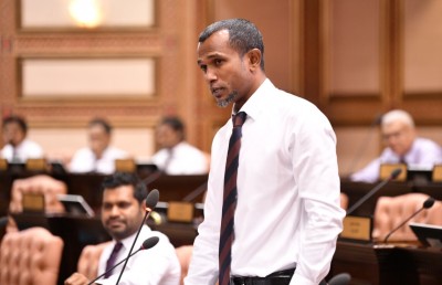 ވަޒީރުންނަށް ރުހުން ދިނުމުގެ މައްސަލަ ވޯޓަށް ނާހައި ރިޔާސަތުން އަނބުރާ ފޮނުވައެއް ނުލެވޭނެ: ޓޮމް