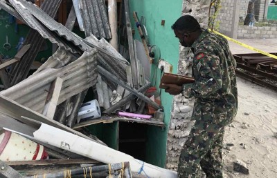 ހީވީ ބޮމެއް ގޮވިހެން، ސިކުންތުކޮޅެއްގެ ތެރޭގައި ގެ ބިމާ ހަމަ!