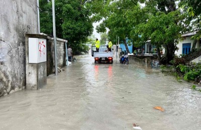 ބޯކޮށް ވާރޭވެހި އައްޑޫގެ 100 އެއްހާ ގެއަށް ފެން ވަދެއްޖެ
