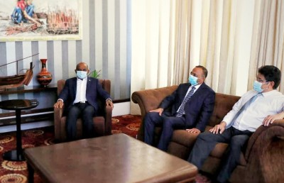 ރަސްމީ ދަތުރެއްގައި މިނިސްޓަރު ޝާހިދު އިންޑިއާ އަށް ވަޑައިގެންފި