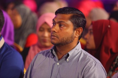 ވަޒީފާއަށް ނެރުން މަޑުޖައްސާލި ހުސައިން ޝަރީފް ވަޒީފާއަށް ނުކުންނަން ފަށައިފި