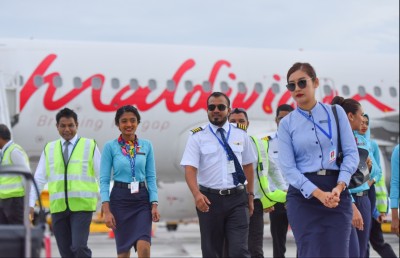 ގިނަ އަދަދަކަށް ޕައިލެޓުން ތަމްރީނުކޮށް، ވަޒީފާ ނުލިބުން ގައުމީ މައްސަލައަކަށް ވެދާނެ: އަމީން