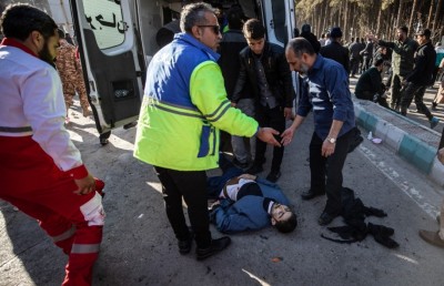 އީރާންގެ ޖެނެރަލްގެ މަރަށް ހަތަރު ފުރުން ފާހަގަކުރަނިކޮށް ބޮން ގޮއްވައި 100 އަށްވުރެ ގިނަ މީހުން މަރާލައިފި