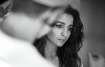 ކޮވިޑް-19 އިން ރަނގަޅުވެ އާލިއާ ބަޓް އަލުން މަސައްކަތަށް