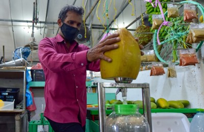 މާރުކޭޓުގައި އެންމެންގެ ސަމާލުކަން ކުރުނބާ ހަދާ މެޝިނަކަށް