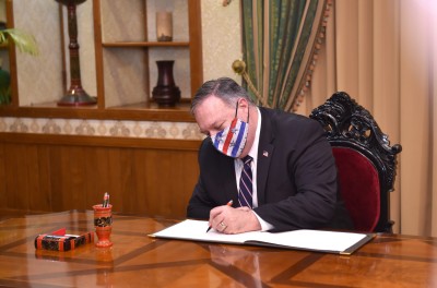 ރާއްޖެ-އެމެރިކާ ގުޅުން ބަދަހިކުރަން ގިނަ ދާއިރާތަކުން ރާއްޖެއަށް އެހީ ލިބޭނެ: ޕޮމްޕޭއޯ