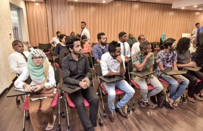 ވިޔަފާރިއެއް ފަށަން މޮޅު ހިޔާލެއް ހުށަހަޅައިގެން ފަންޑު ހޯދުމުގެ ފުރުސަތު