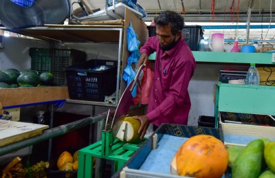 މާރުކޭޓުގައި އެންމެންގެ ސަމާލުކަން ކުރުނބާ ހަދާ މެޝިނަކަށް