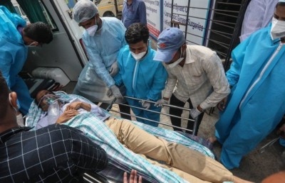 ކޮވިޑުގެ ބަލި މީހުންނަށް ފަރުވާ ދޭ އައިސީޔޫއެއްގައި ރޯވެ 13 މަރު