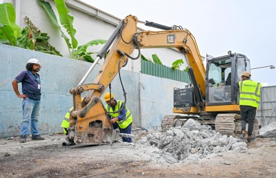 ސްޓެލްކޯއާ ޖެހިގެން އޮންނަ ދޮންއަދަރާދަ ހިނގުން އެއްކޮށް ހުޅުވާލަނީ