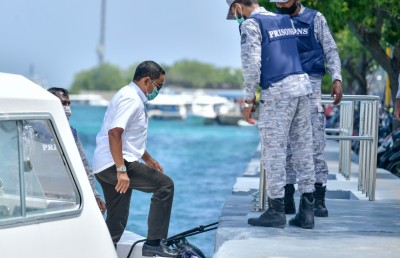 ޖަލުގައި ކޮވިޑް ފެތުރޭތީ ޔާމީން ގެއަށް ބަދަލުކޮށްދޭން ގޮވާލައިފި