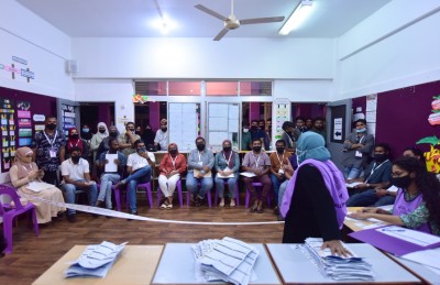 ލޯކަލް ކައުންސިލް އިންތިހާބު: އެމްޑީޕީއަށް 400 ގޮނޑި، ޕީޕީއެމަށް 325 ގޮނޑި