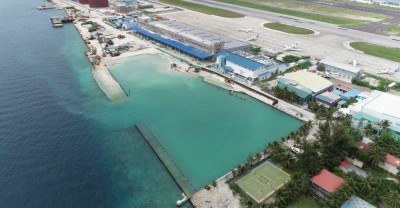 އެއާޕޯޓު ކާގޯ އިން ބޮޑު ކްލަސްޓާއެއް
