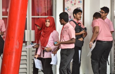 ކަރަންޓީނުކޮށްފައިވާ ދަރިވަރުން އިމްތިހާނު ހަދާނީ ވަކި ހޯލެއްގައި