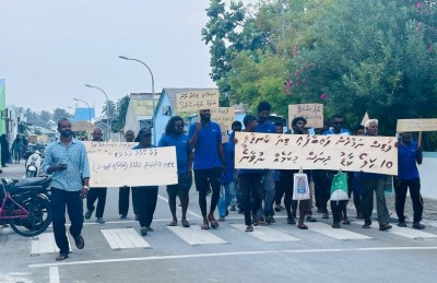 ދިއްދޫ ފެނަކައިގެ 53 މުވައްޒަފެއްގެ ކޮންޓްރެކްޓް އާނުކޮށް ވަކިކުރުމުން އިހުތިޖާޖު ކުރަނީ