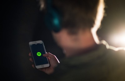 ސްޕޮޓިފައިގެ ޕްރިިމިއަމް ސަބްސްކްރިޕްޝަން ފީ ބޮޑުކުރަން ނިންމަައިފި