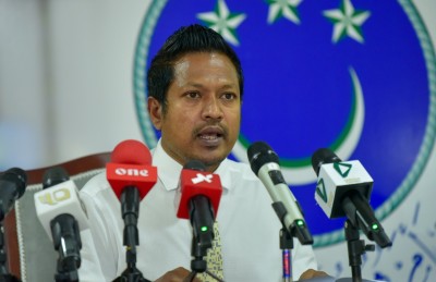 ބަދަލުދިނުމުގެ ކަންކަމުގައި އަހުމަދުގެ މަސްލަހަތު އެބައޮތް: ކޮމިޓީ