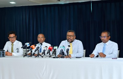 ދައުރުން ބޭރުން ޖަލްސާއެއް ބާއްވައިދޭން އެމްޑީޕީ އާއި ޑިމޮކްރެޓްސް އިން އެދިއްޖެ