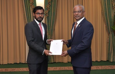 މަޖިލިހަށް ކުރިމަތިލައްވަން ޓެކްސް ކޮމިޝަނަރު ފަތުހުﷲ އިސްތިއުފާ ދެއްވަނީ!