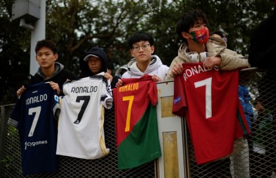 ރޮނާލްޑޯގެ ސިއްހީ ހާލަތާ ހެދި ޗައިނާ މެޗުތައް ފަސްކޮށްފި