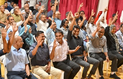 ޑިމޮކްރެޓްސް އިން 41 ދާއިރާއަކަށް ވާދަކުރަނީ، ގިނަ ކެންޑިޑޭޓުންނަށް ޕްރައިމަރީއަކާ ނުލައި ޓިކެޓް ކަށަވަރު
