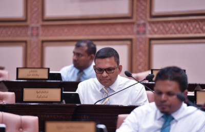 ނާޒިމްގެ ސިސްޓަމުން އެހެން މެމްބަރަކު ވޯޓެއް ނުލާ