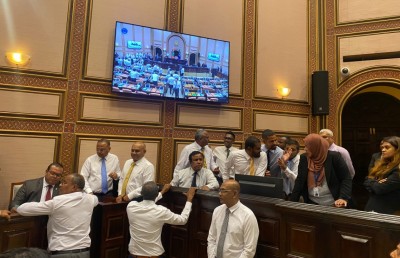 ޖަލްސާ ކުރިއަށް ގެންދެވެން ނެތިގެން ހުއްޓާލައިފި