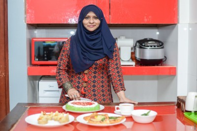 ކެއްކުމާއި، ކެކުޅުމާއި އެކު ހަޔާތެއްގެ އަޑިގުޑަން ވާހަކައެއް