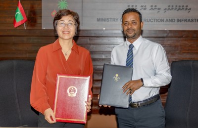 ޗައިނާ ހިލޭ އެހީގެ ދަށުން 5 ރަށެއްގައި ގާއިމްކުރި ޑީސެލިނޭޝަން ޕްލާންޓުތައް ނިންމައި ހަވާލުކޮށްފި