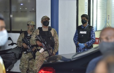 ތިޔަ ކުޅުނީ މުޅި ގައުމާ، އަހަރެމެން އެންމެންނާ!